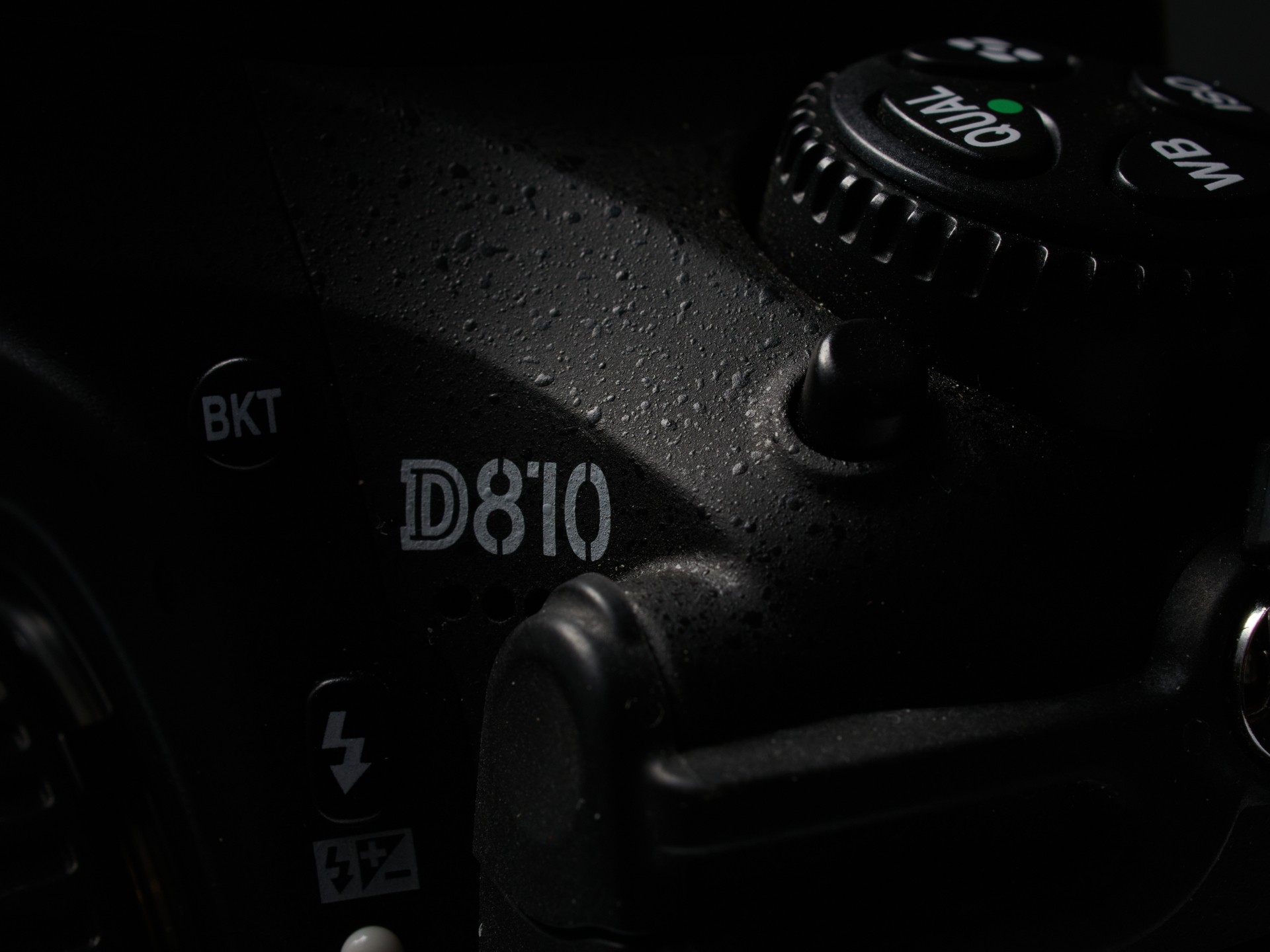 D810